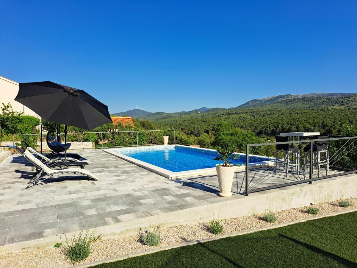 Guest House "The View" - With A Pool Donje Polje Екстер'єр фото