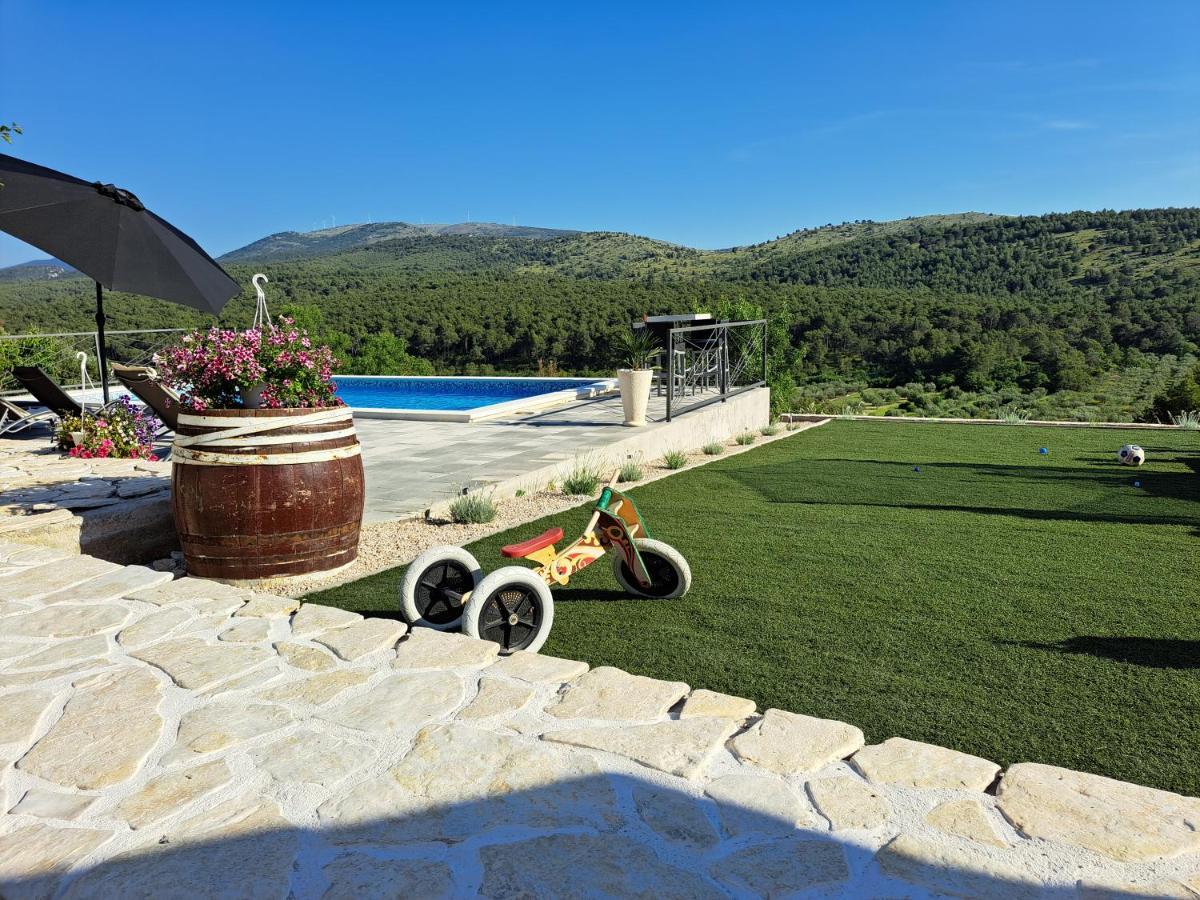 Guest House "The View" - With A Pool Donje Polje Екстер'єр фото