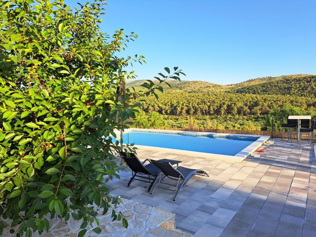 Guest House "The View" - With A Pool Donje Polje Екстер'єр фото
